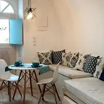 Santorinian Lava House * Pýrgos