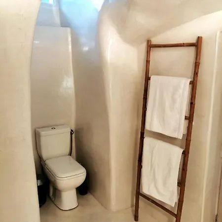 Дом отдыха Santorinian Lava House