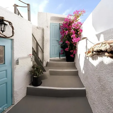 Santorinian Lava House *