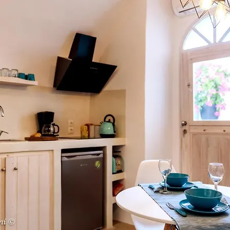 Santorinian Lava House Holiday home Pyrgos Kallistis