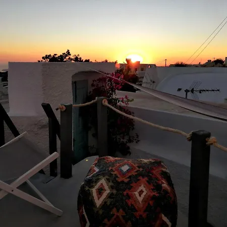 Santorinian Lava House Tatil Evi