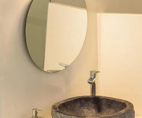 Santorinian Lava House Tatil Evi