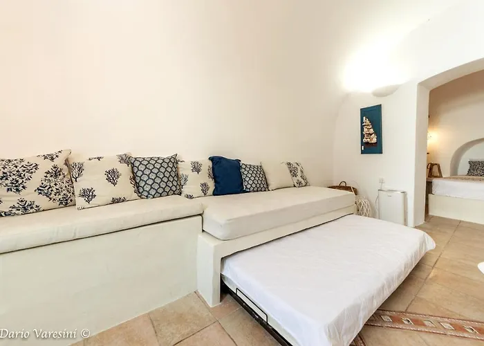 Santorinian Lava House بيت للعطل Pýrgos