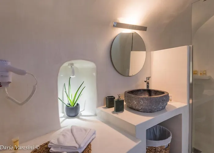 Santorinian Lava House *