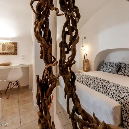 בית נופש Santorinian Lava House