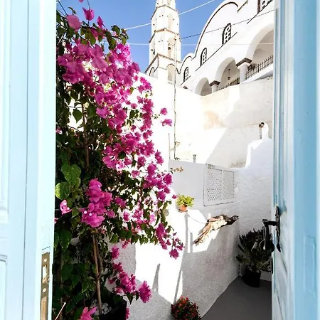 Santorinian Lava House בית נופש Pýrgos