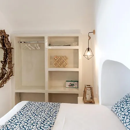 בית נופש Santorinian Lava House Pýrgos
